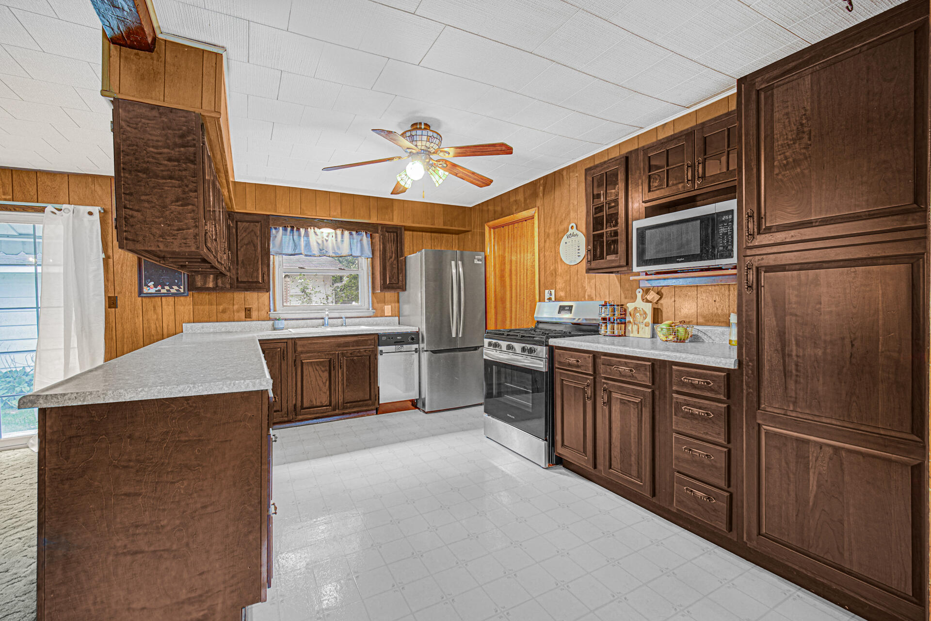 10889 East Cherokee Road Walkerton, IN 46574 - Photo 8 of 21 1920x1280