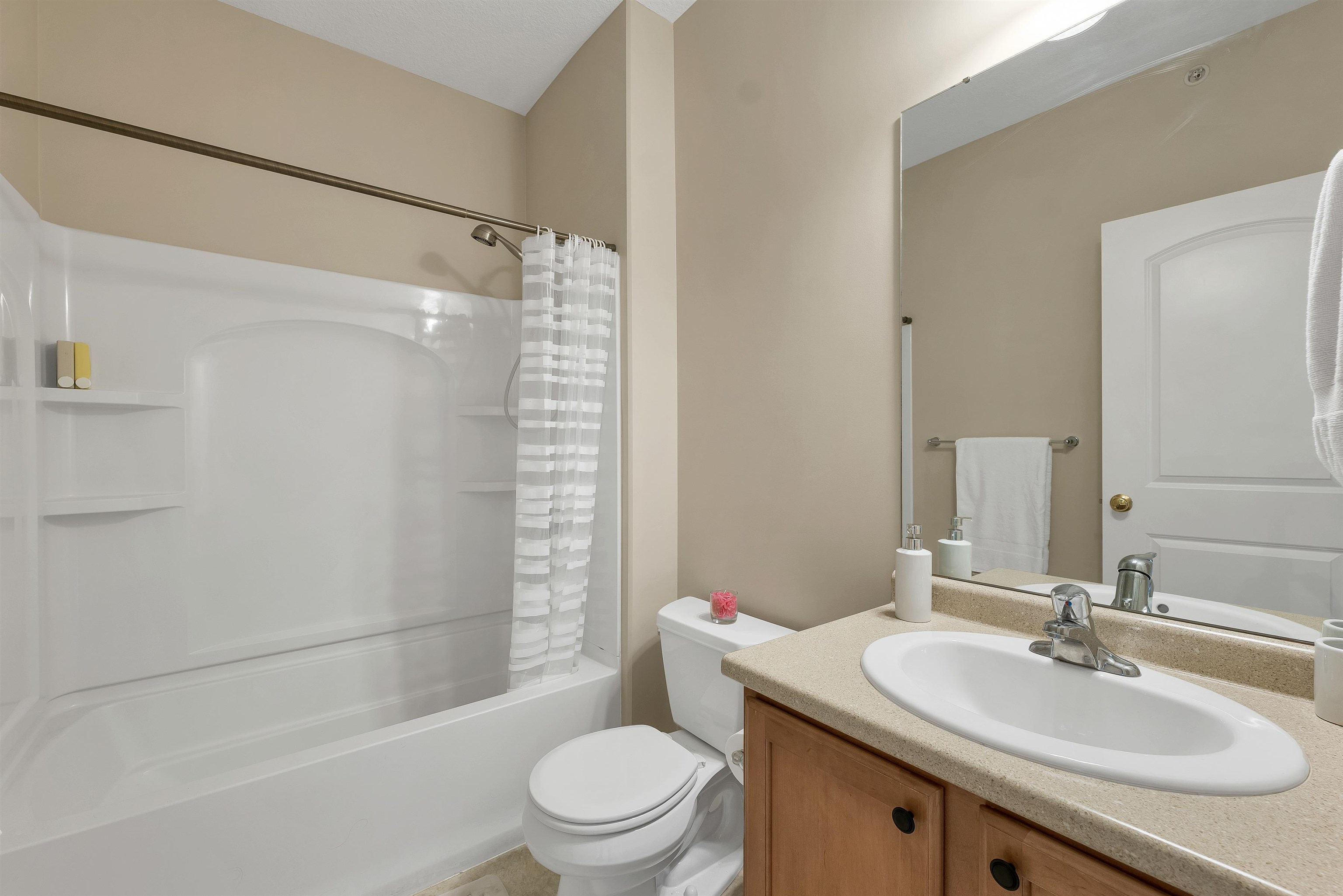 17 Roundabout Way, Unit 5 Manchester, NH 03102 - Photo 36 of 57