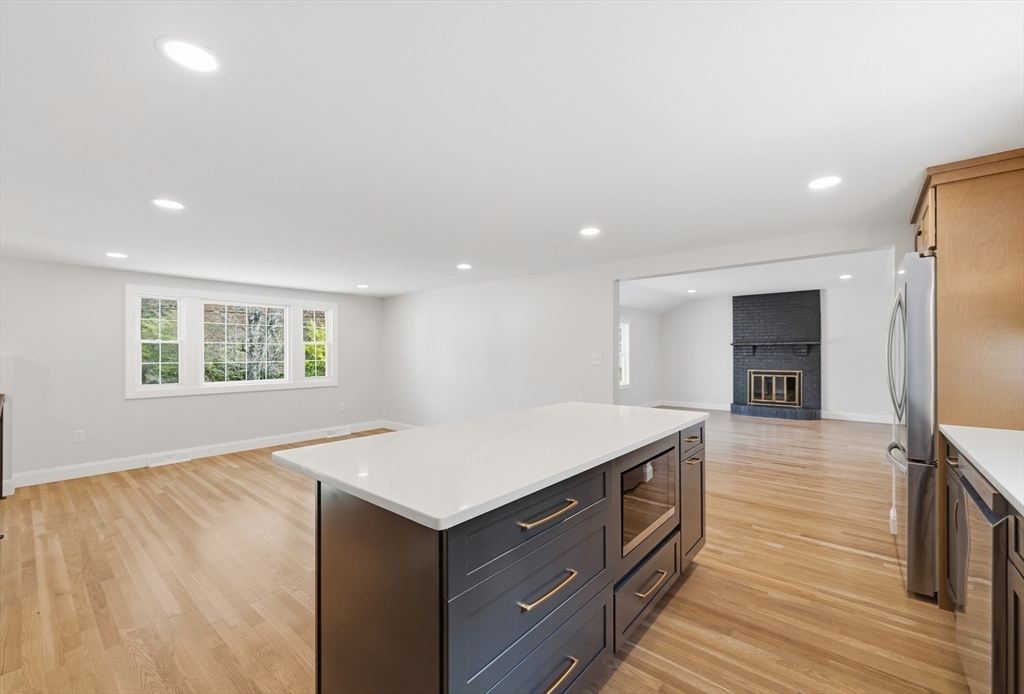 44 Wildbrook Road Billerica, MA 01821 - Photo 7 of 40
