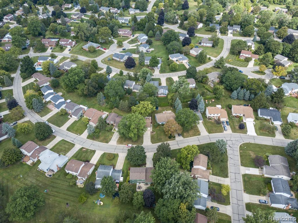1659 Dennett Lane Rochester Hills, MI 48307 - Photo 46 of 49