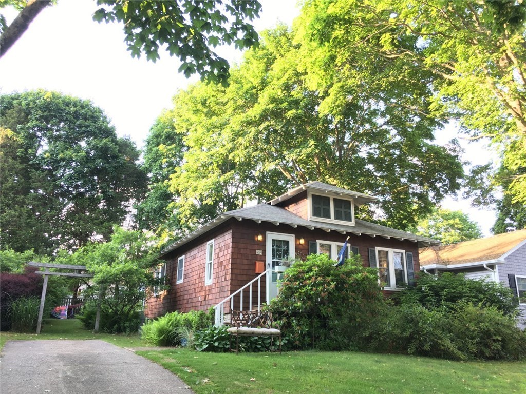 49 Chachapacassett Road Barrington, RI 02806 - Photo 3 of 19 Gallery Image 3