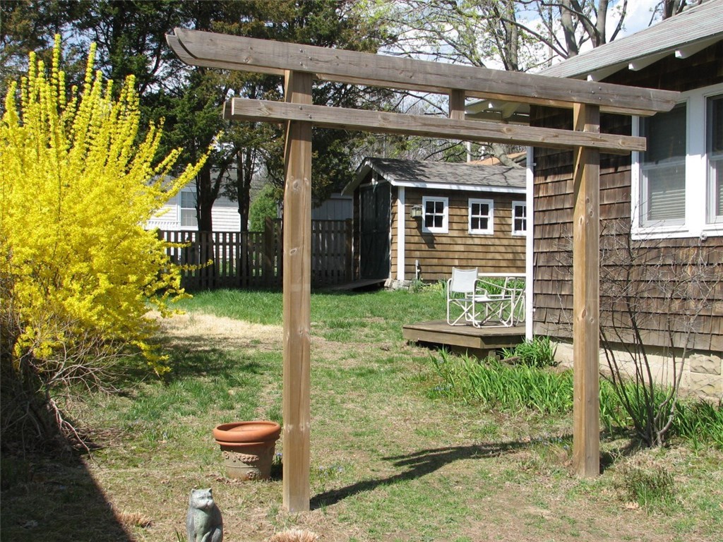 49 Chachapacassett Road Barrington, RI 02806 - Photo 4 of 19 Gallery Image 4