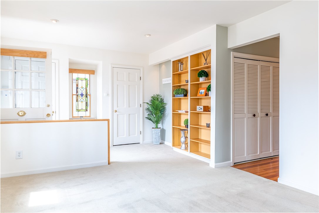 49 Chachapacassett Road Barrington, RI 02806 - Photo 5 of 19 Gallery Image 5