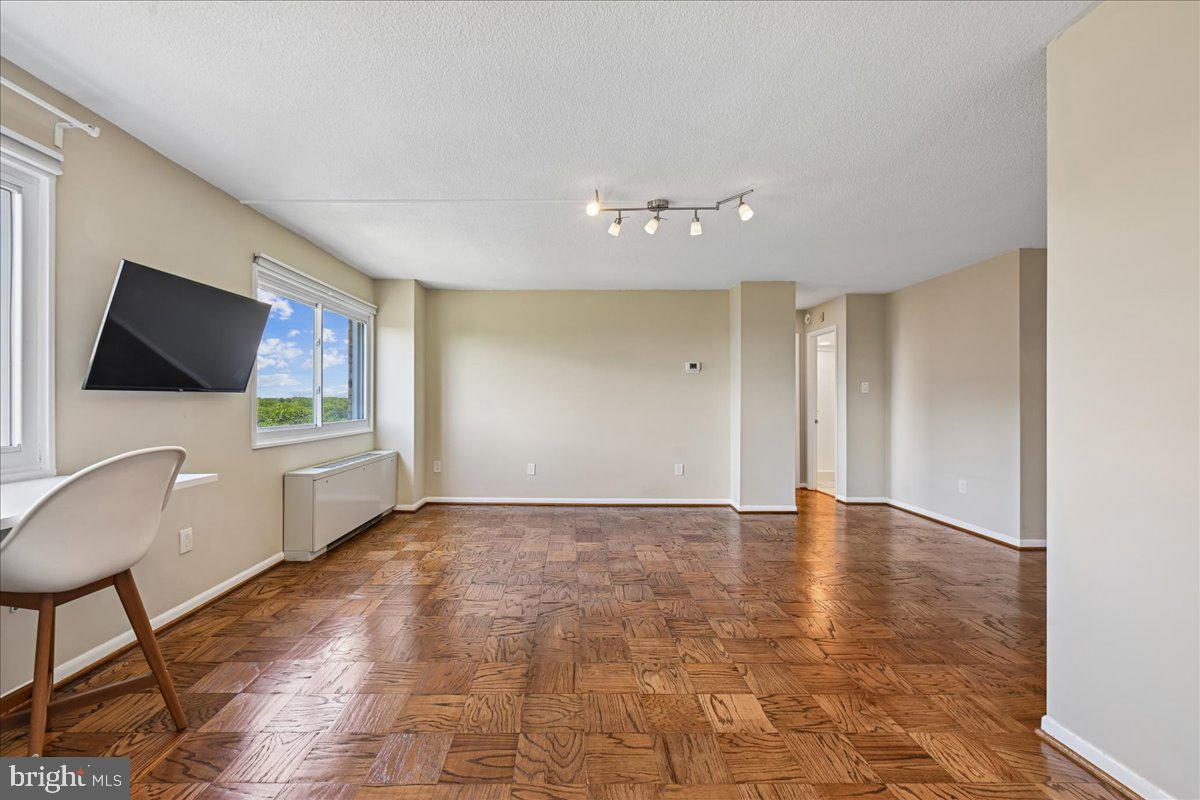 1121 University Boulevard West, Unit 1207 Silver Spring, MD 20902 - Photo 7 of 22