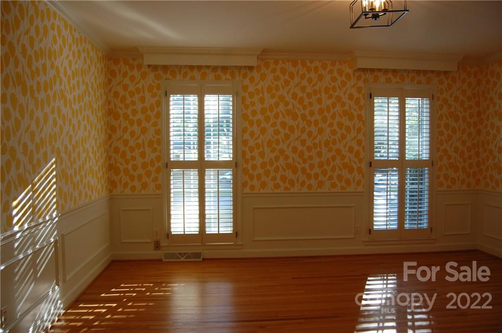 3101 Colony Road Charlotte, NC 28211 - Photo 7 of 26 an empty room with windows
