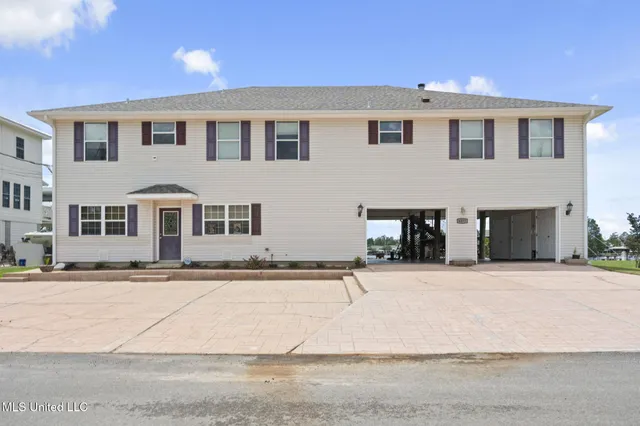 $550,000 | 6277 Pontiac Drive, Kiln, MS 39556