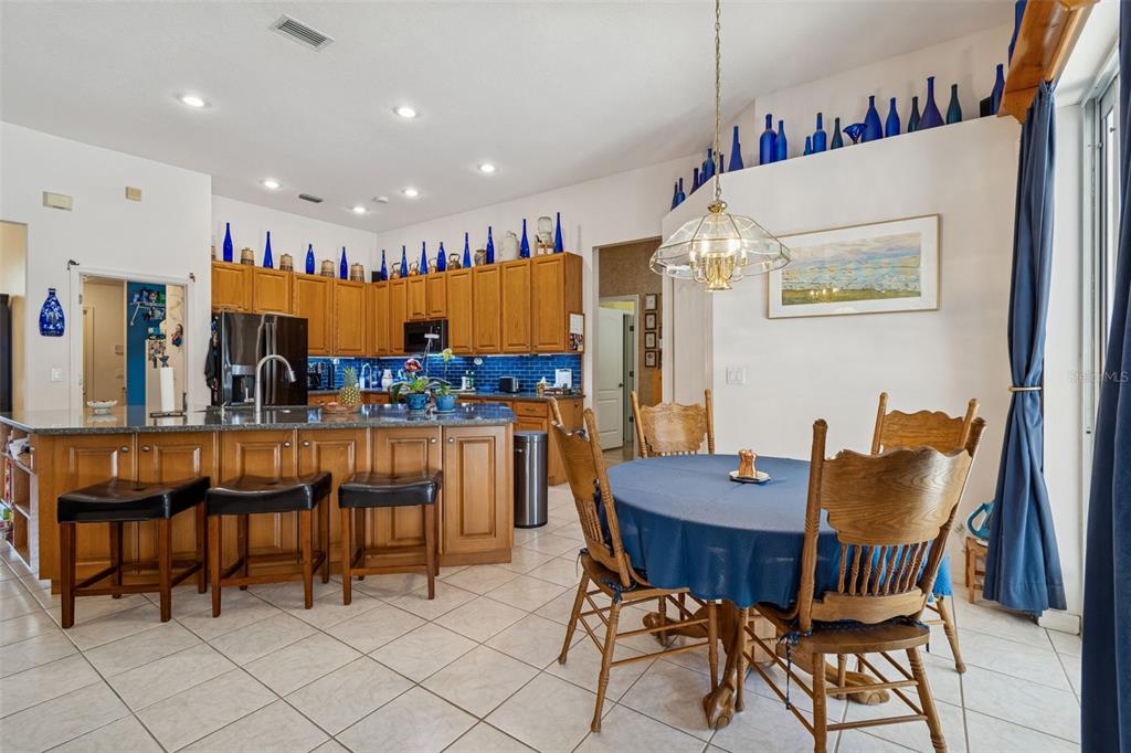 928 Oakview Road Tarpon Springs, FL 34689 - Photo 12 of 75