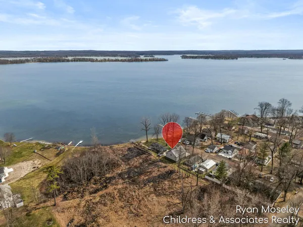 $689,900 | 12720 Russell Drive, Wayland, MI 49348