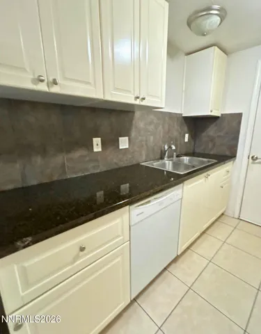 $1,895 | 1995 Trainer Way, Reno, NV 89512