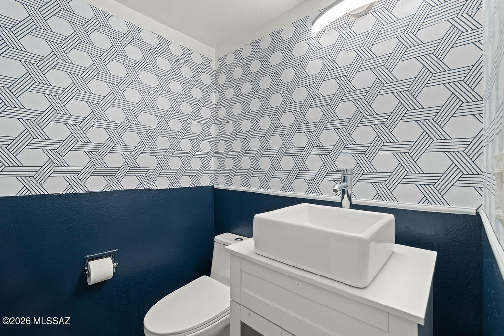 2525 East Prince Road, Unit 27 Tucson, AZ 85716 - Photo 5 of 22 bathroom