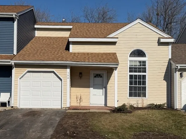 $249,000 | 588 Nantucket Way, Unit 2, Island Lake, IL 60042