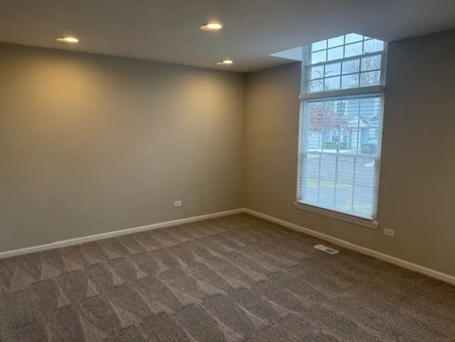 $249,000 | 588 Nantucket Way, Unit 2, Island Lake, IL 60042