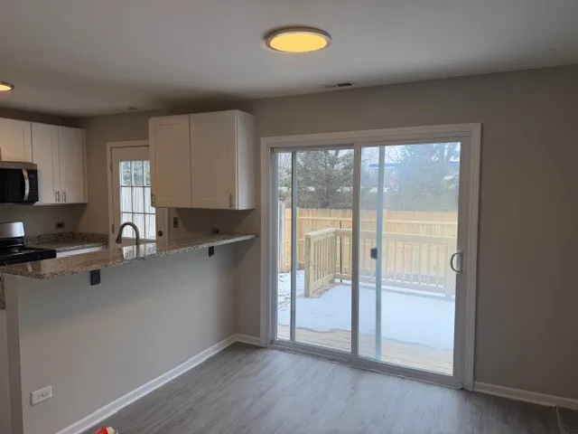 $249,000 | 588 Nantucket Way, Unit 2, Island Lake, IL 60042