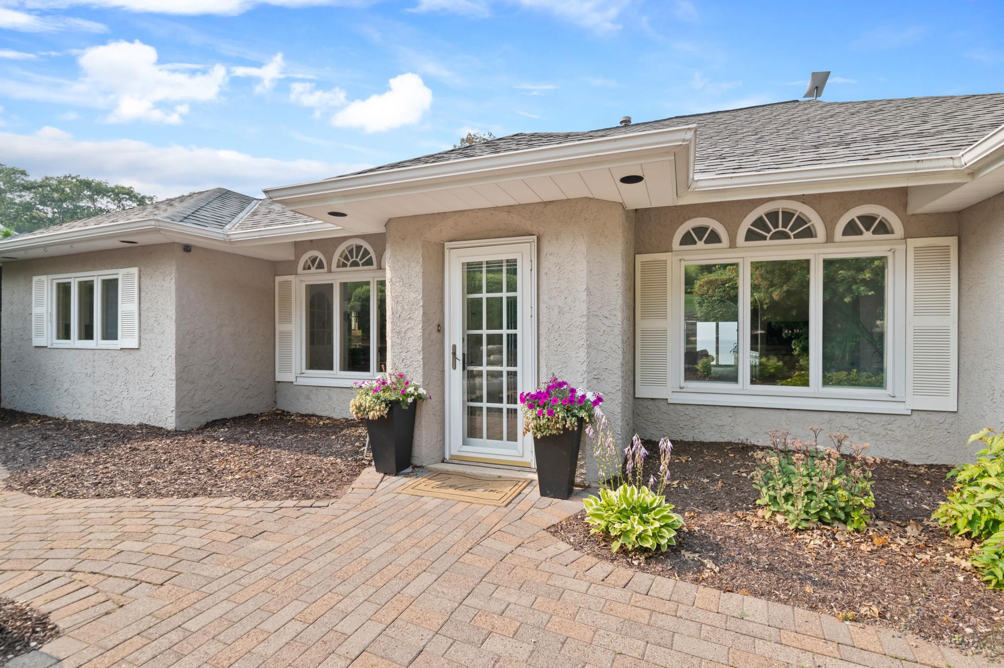 5901 Shore Acres Road Green Bay, WI 54311 - Photo 8 of 90