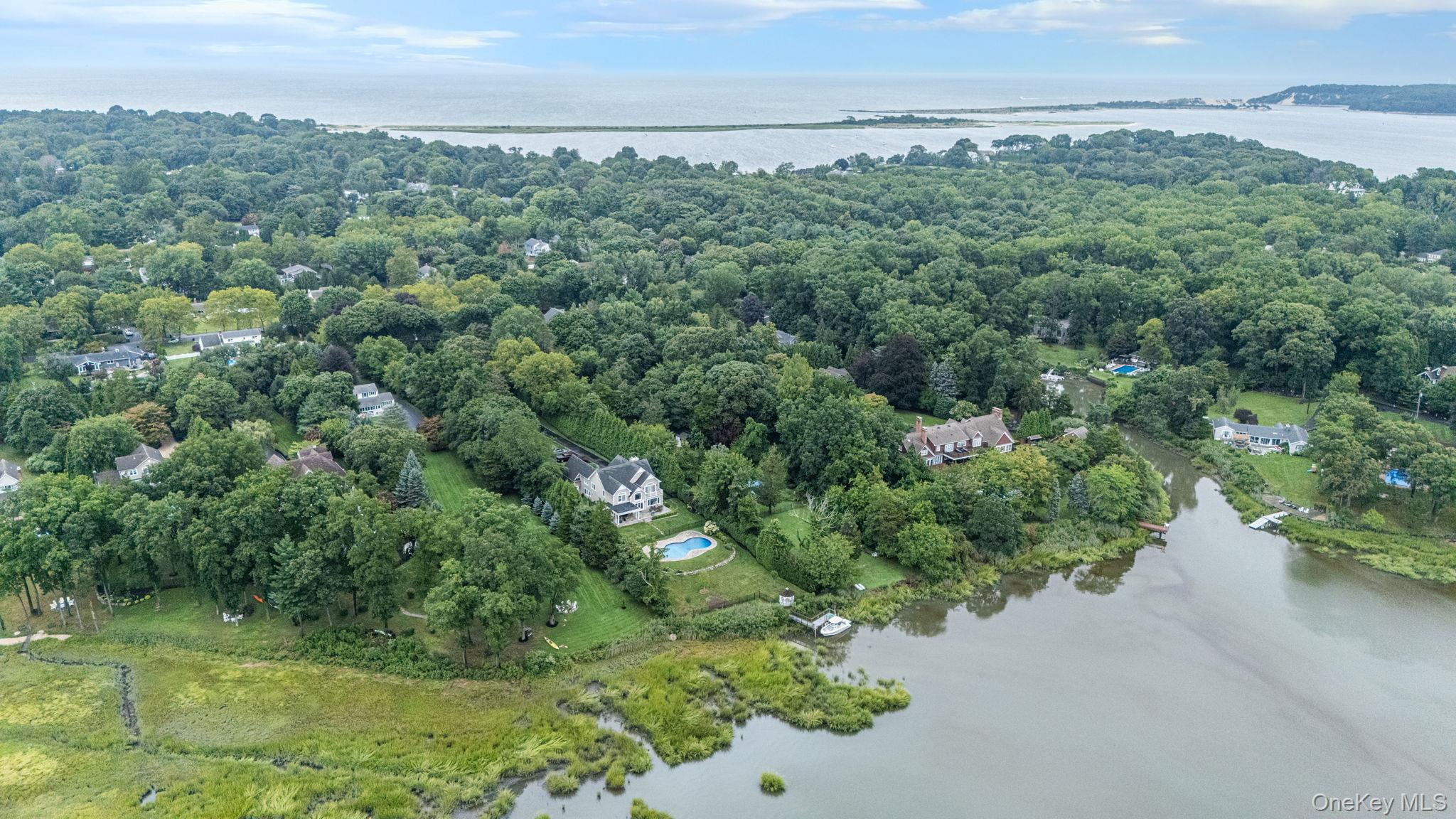 59 Dyke Road Setauket, NY 11733 - Photo 5 of 23 Gallery Image 5