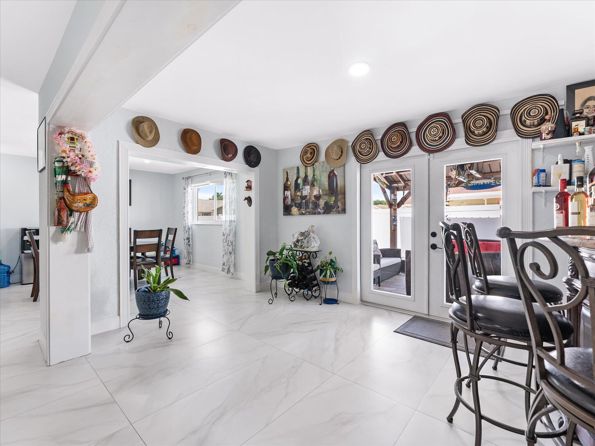 23040 Southwest 54th Avenue Boca Raton, FL 33433 - Photo 13 of 50 17-17