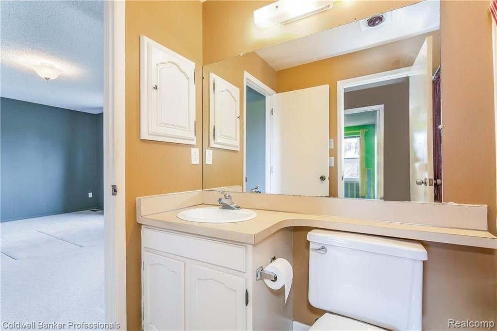 797 Bolinger Street Rochester Hills, MI 48307 - Photo 11 of 29