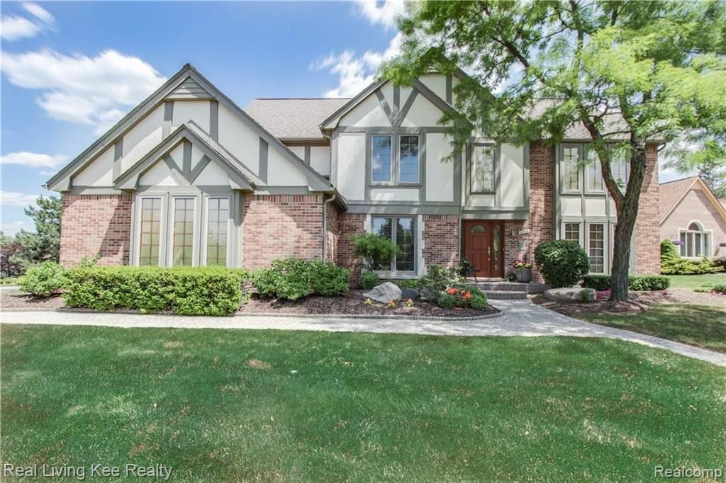 650 Snowmass Drive Rochester Hills, MI 48309 - Photo 2 of 46