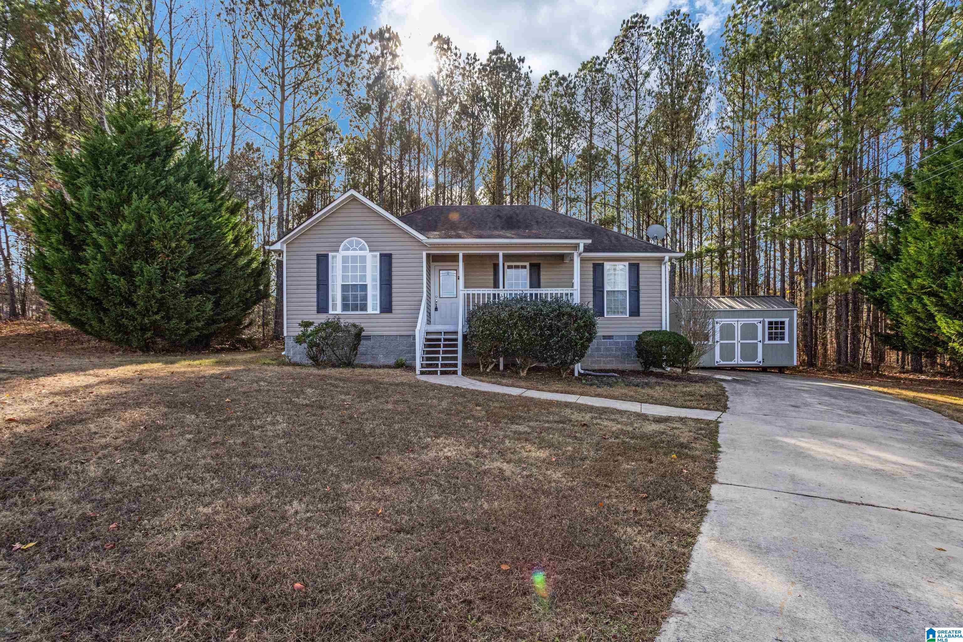 35 Hidden Circle Hayden, AL 35079 - Photo 2 of 28