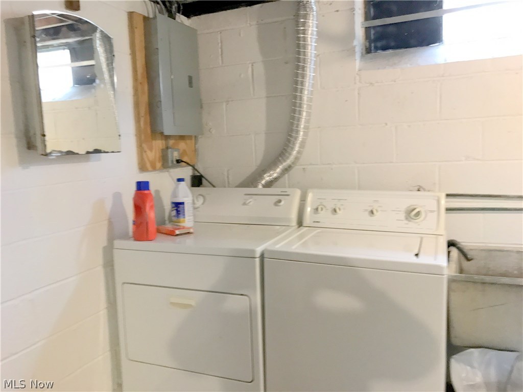 4153 Lambert Road Cleveland, OH 44121 - Photo 24 of 30