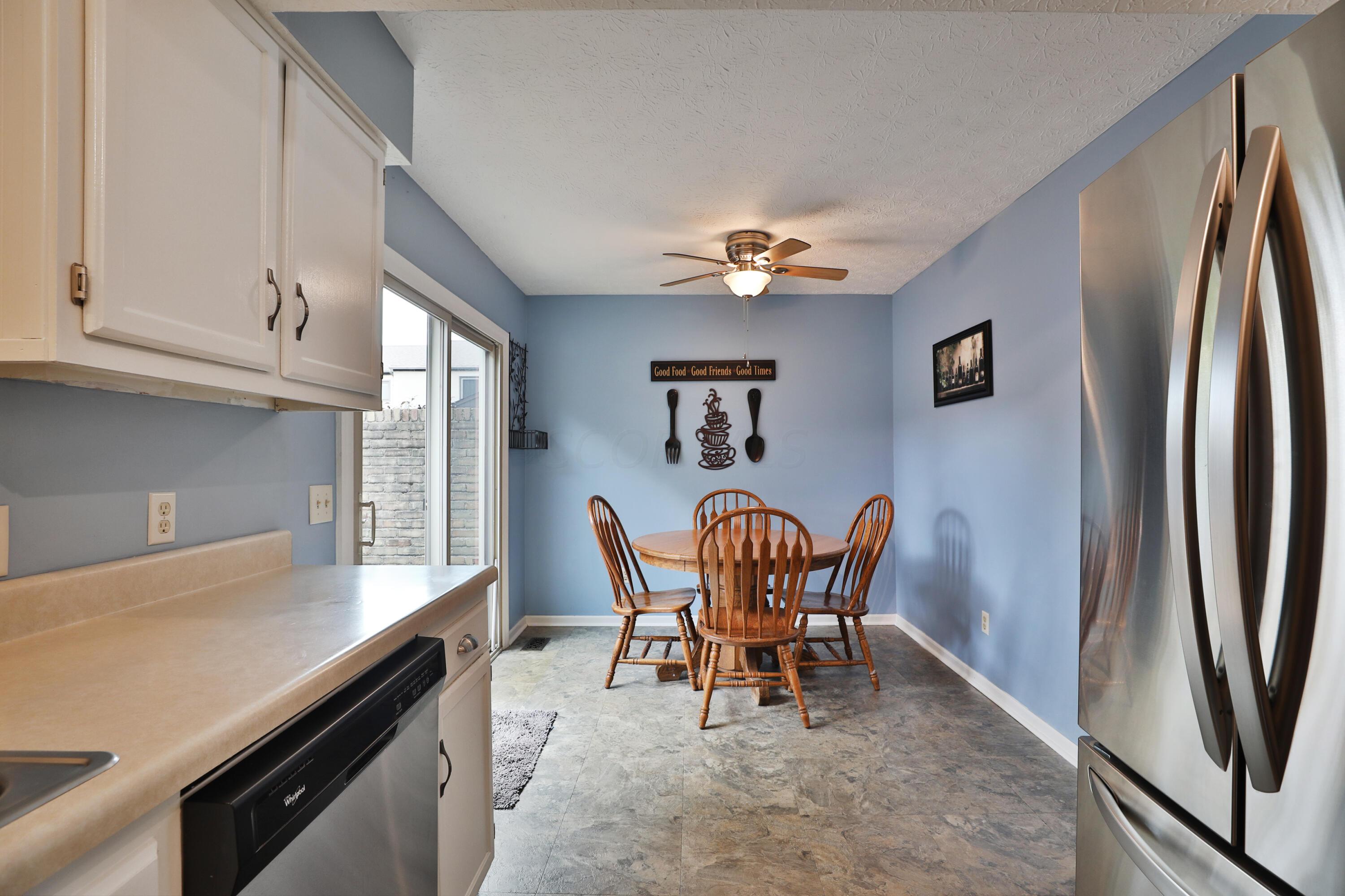 5365 Reed Road Columbus, OH 43235 - Photo 14 of 37 Eat-In Kitchen