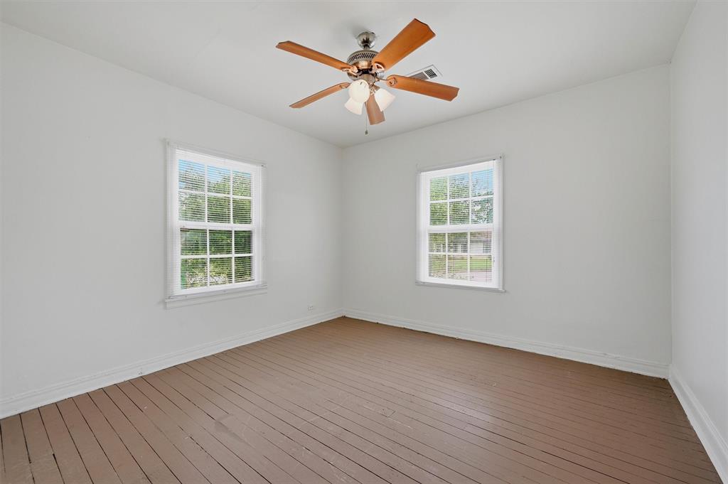 1105 West Hull Street Denison, TX 75020 - Photo 7 of 25