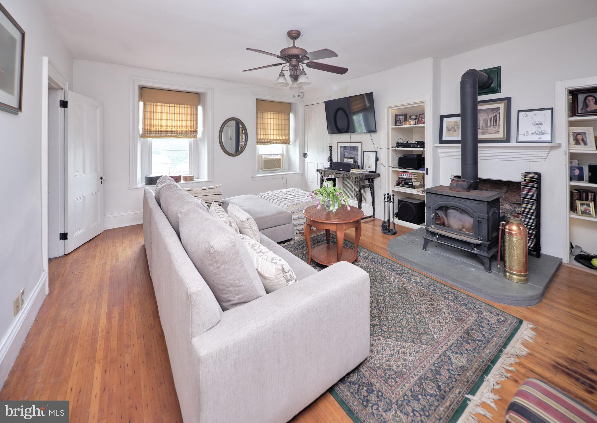 1090 Almshouse Road Jamison, PA 18929 - Photo 4 of 46