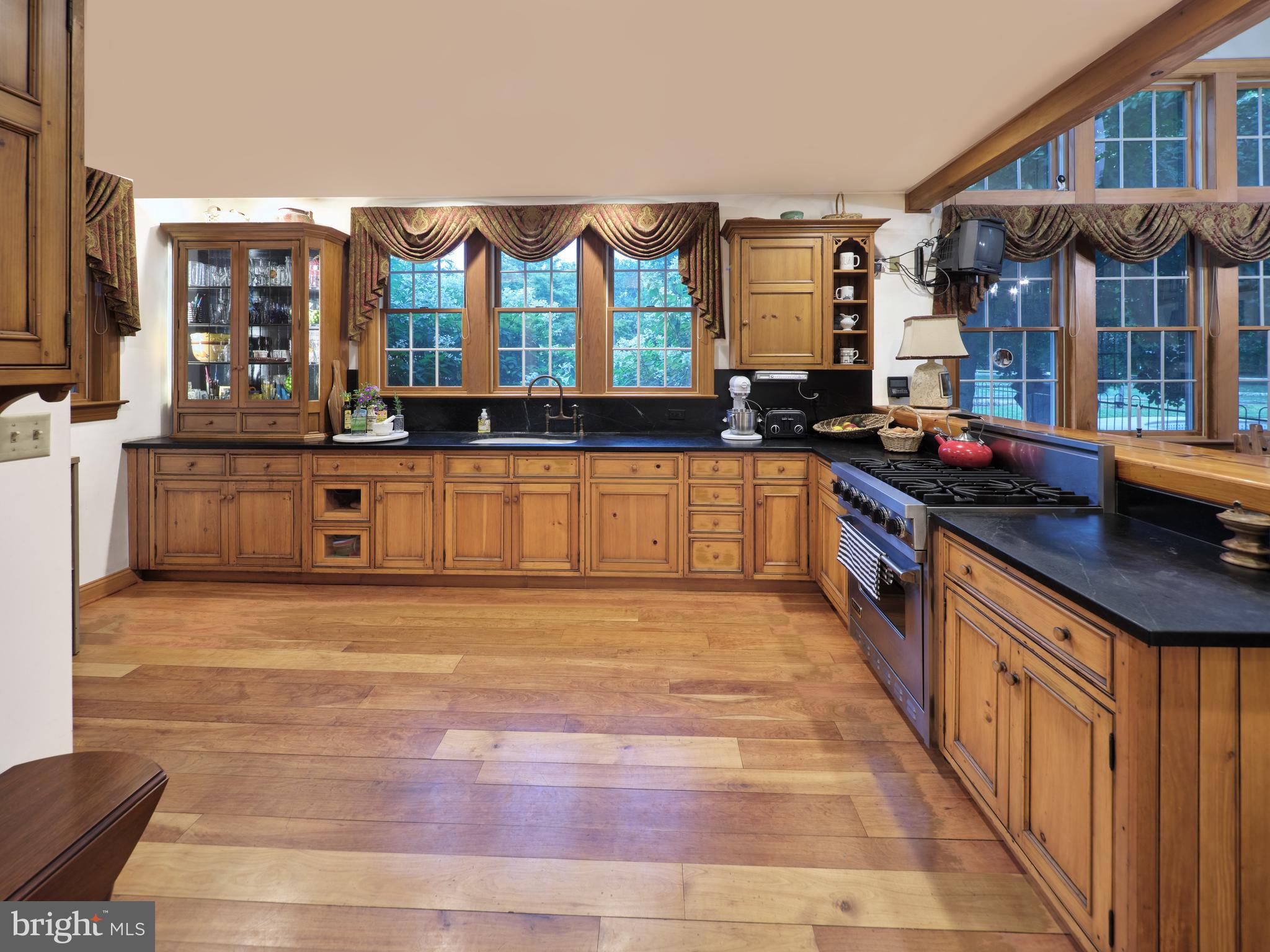 1090 Almshouse Road Jamison, PA 18929 - Photo 10 of 46