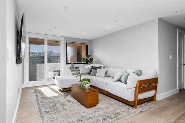 $4,000 | 185 West Park Avenue, Unit 103, Long Beach, NY 11561