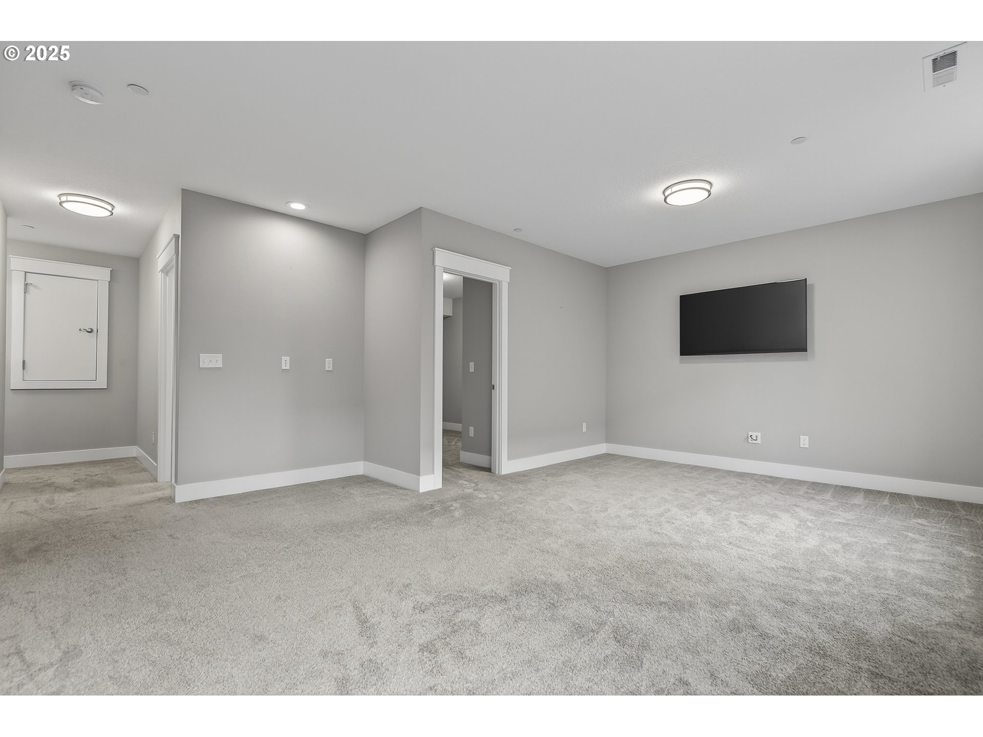 2320 North R Street Washougal, WA 98671 - Photo 12 of 35 Family Room