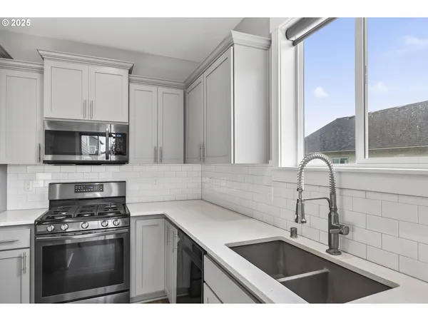 $514,900 | 2320 North R Street, Washougal, WA 98671