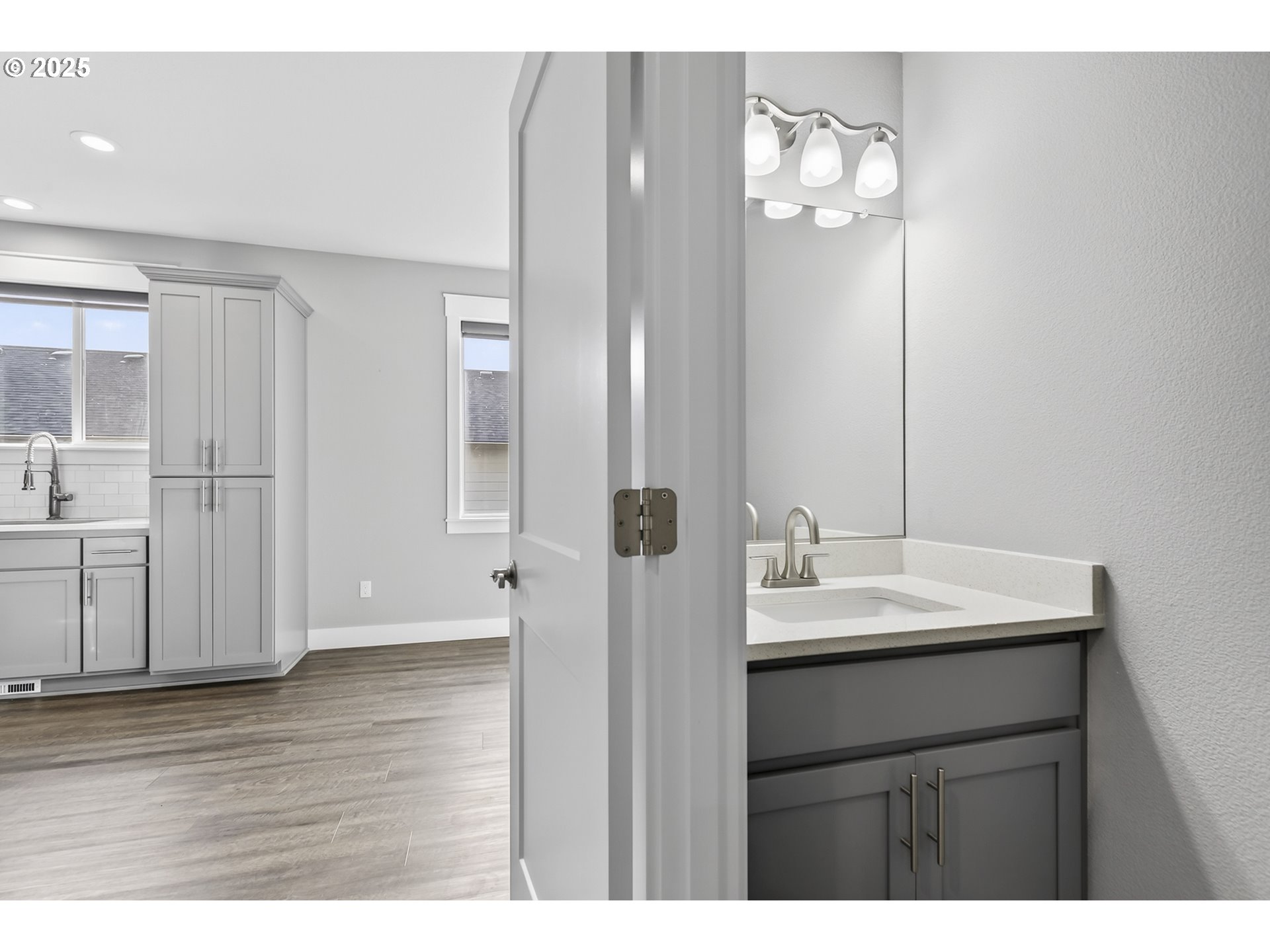 2320 North R Street Washougal, WA 98671 - Photo 10 of 35 Bathroom, Attached