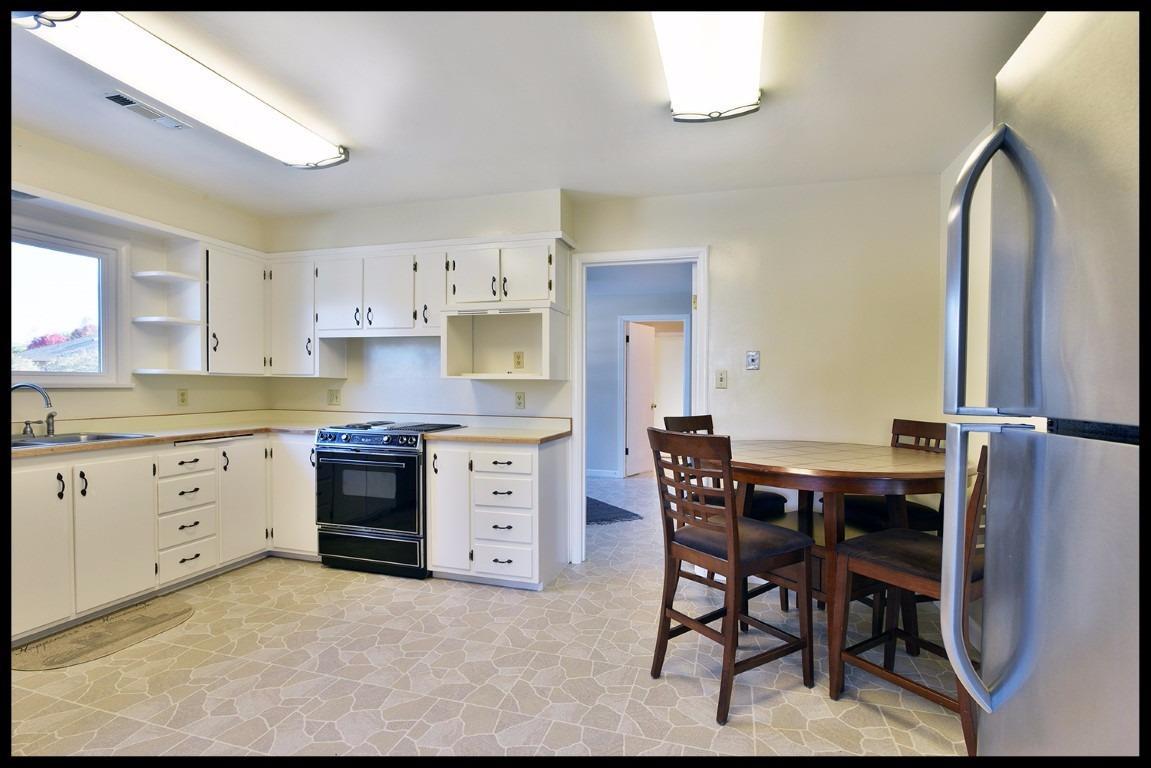 3832 Grant Road Central Point, OR 97502 - Photo 16 of 35 Additional Photo