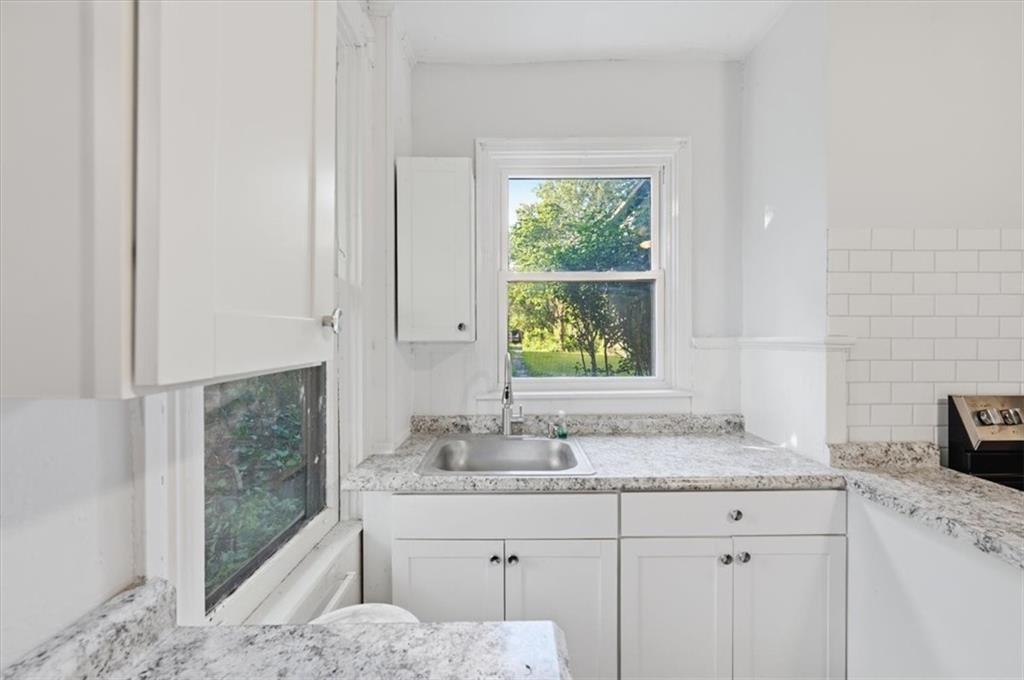 1229 Success Street Pittsburgh, PA 15212 - Photo 5 of 25