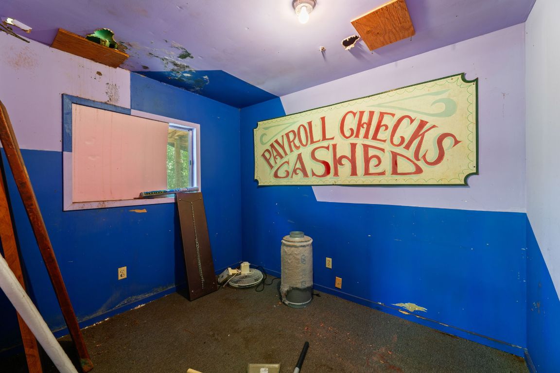9005 Dorella Lane Austin, TX 78736 - Photo 34 of 38 a view of livingroom with furniture