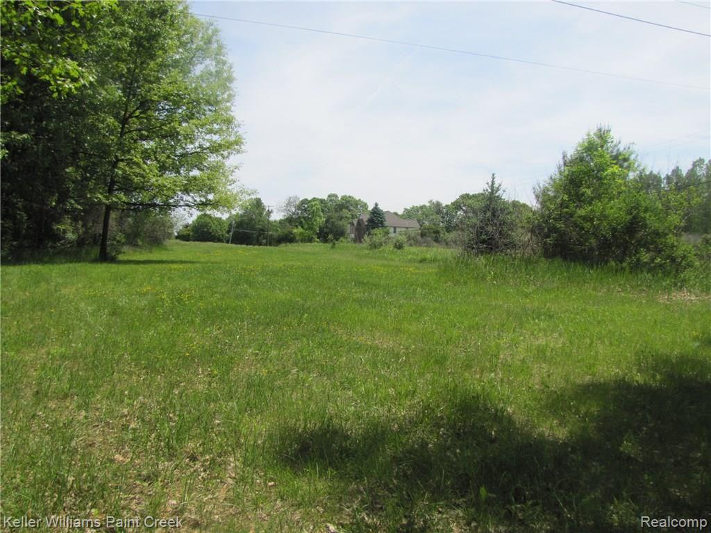 910 Frick Road Leonard, MI 48367 - Photo 13 of 38