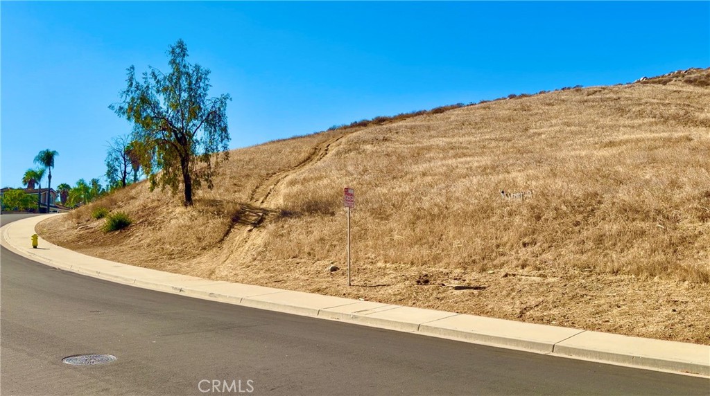 2986 Everwood Drive Riverside, CA 92503 - Photo 4 of 11 Gallery Image 4