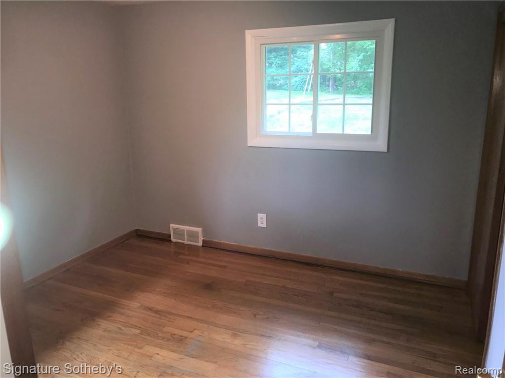 28512 Quail Hollow Road Farmington Hills, MI 48331 - Photo 12 of 28