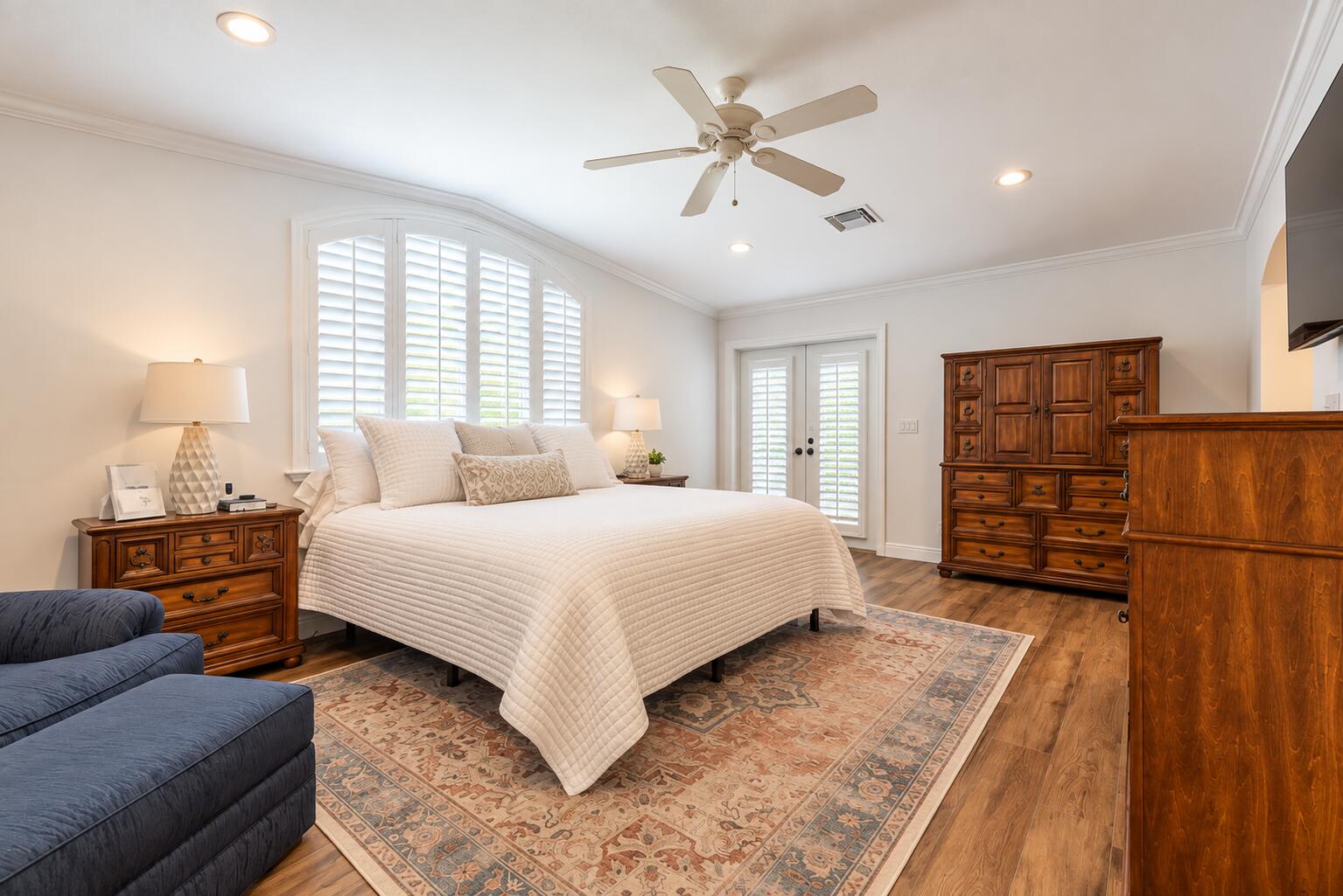 810 Southwest 3rd Street Boca Raton, FL 33486 - Photo 20 of 26 Primary Suite with Sitting Atea