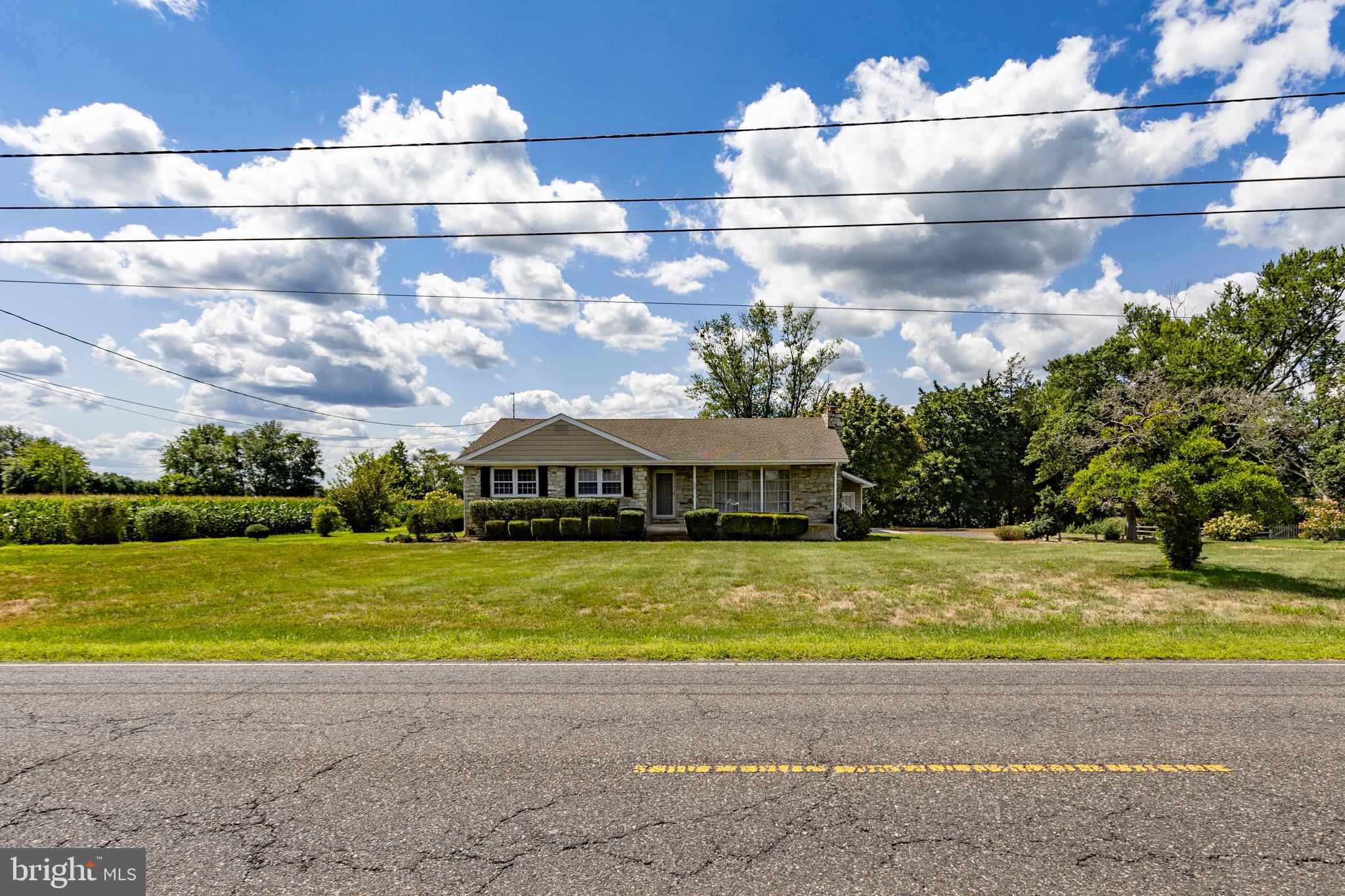 355 Eayrestown Road Southampton, NJ 08088 - Photo 3 of 33