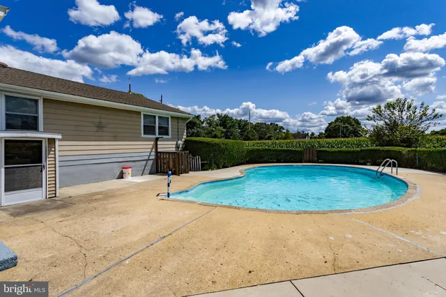 a view of house and outdoor space