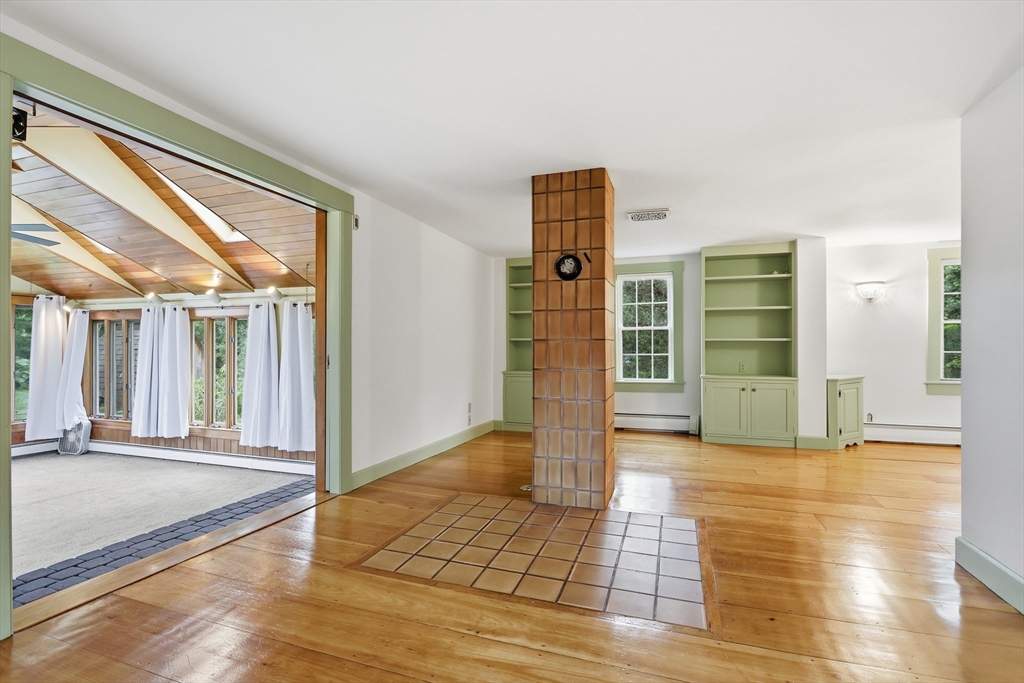 384 Pearl Hill Road Fitchburg, MA 01420 - Photo 4 of 41