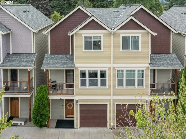 $295,000 | 2710 Southeast 141st Avenue, Unit 10, Portland, OR 97236