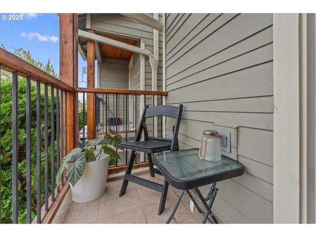 $295,000 | 2710 Southeast 141st Avenue, Unit 10, Portland, OR 97236