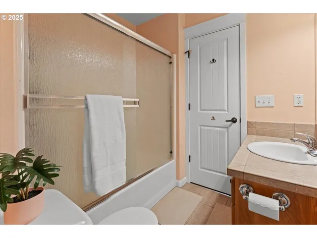 $295,000 | 2710 Southeast 141st Avenue, Unit 10, Portland, OR 97236