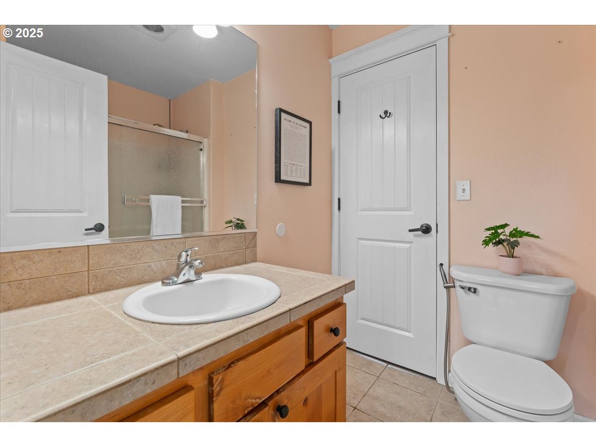 2710 Southeast 141st Avenue, Unit 10 Portland, OR 97236 - Photo 25 of 30