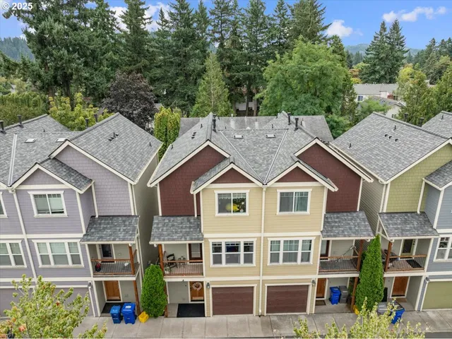 $295,000 | 2710 Southeast 141st Avenue, Unit 10, Portland, OR 97236