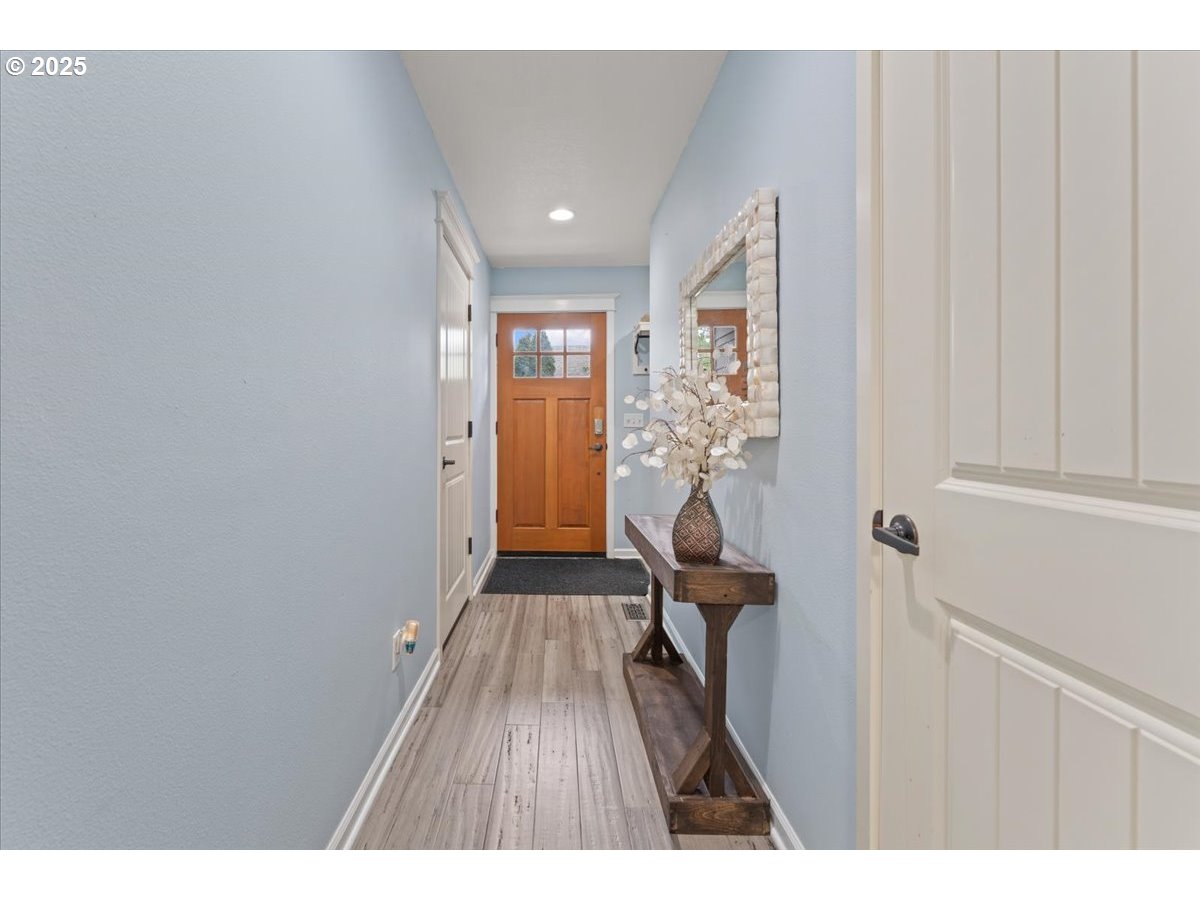 2710 Southeast 141st Avenue, Unit 10 Portland, OR 97236 - Photo 4 of 30