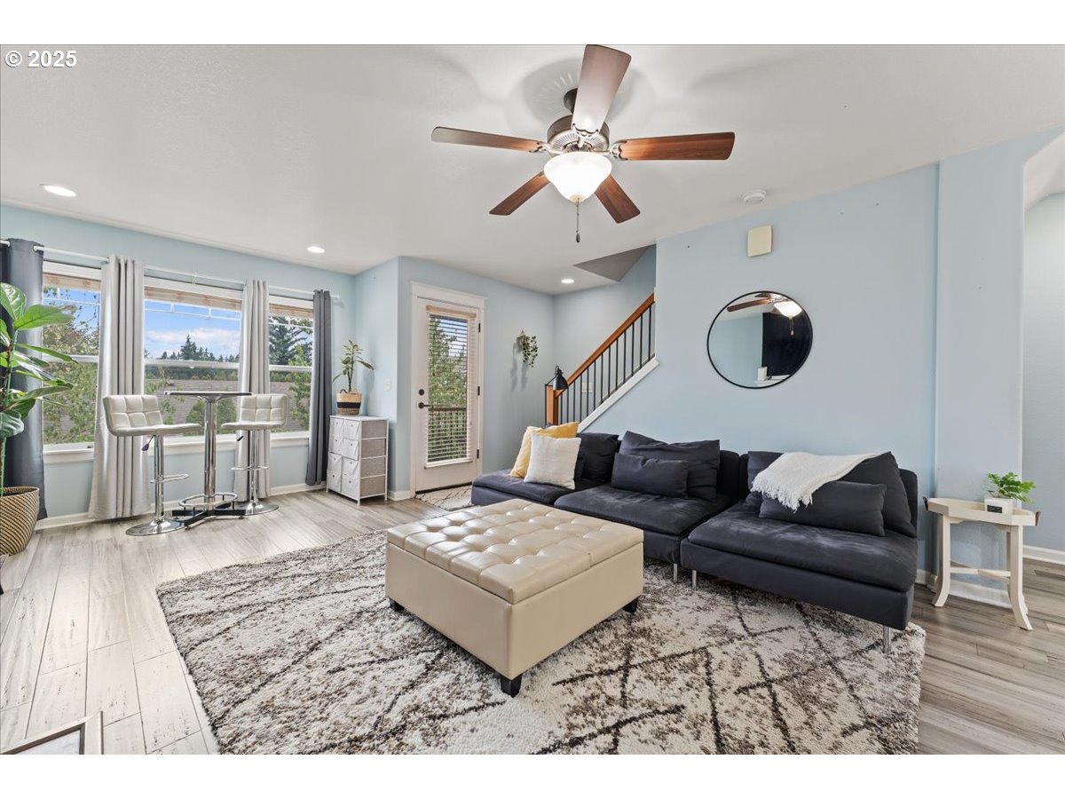 2710 Southeast 141st Avenue, Unit 10 Portland, OR 97236 - Photo 9 of 30