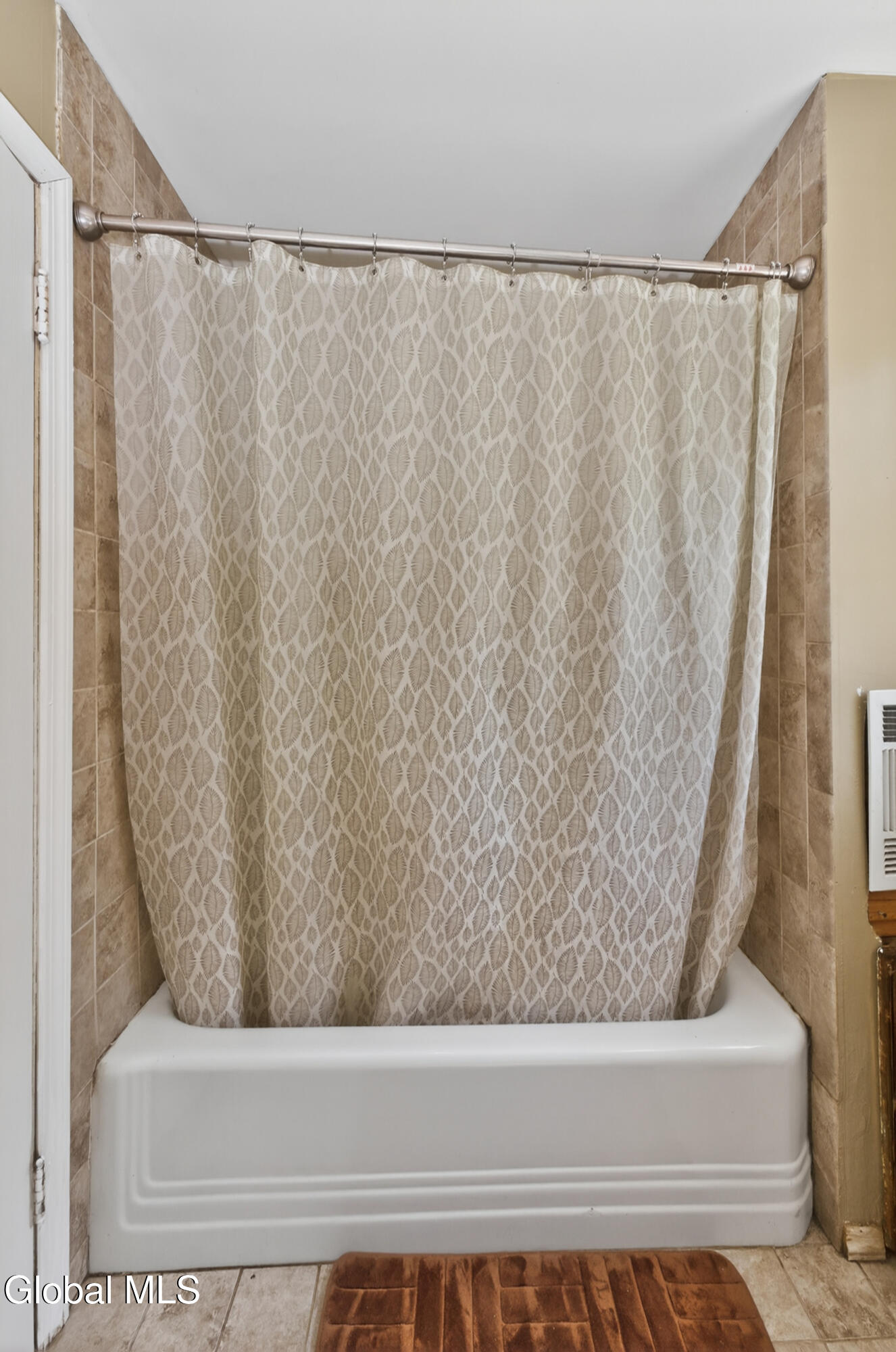 15 Vly Road Colonie, NY 12205 - Photo 17 of 23 4 Bathroom 2